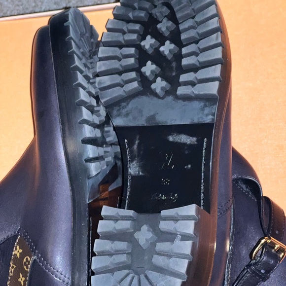 Louis Vuittion Discovery Ankle Boot - Picture 4 of 7